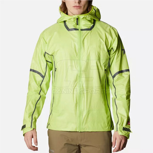 Chaqueta de lluvia ligera con capucha para hombre con cremallera completa temporada de invierno poliéster hecho logotipo frontal para protección contra la lluvia - Product Image 1