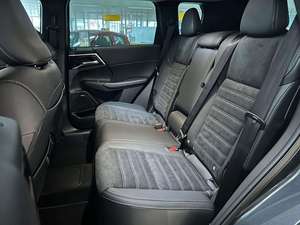 Outlander Híbrido Enchufable 2025 2.4PHEV TOP 4WD 306HP 4 Cilindros Gasolina-Híbrido Transmisión Automática Volante a la Izquierda EN Buen Estado - Product Image 2