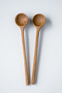 Ensemble de 2 cuillères à servir et à cuisiner en bois brun pour la cuisine ou les fêtes, ustensiles en bois, articles de cuisine, cuillère en bois d'Inde - Product Image 3