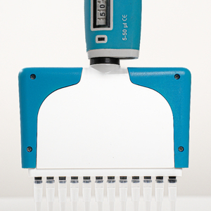 เวอร์เท็กซ์สีทอง12แชนเนล, ปิเปตวัสดุ ABS สามารถออโต้คลาฟได้4หลัก ISO9001กลไกการล็อกปริมาตรต้านทานรังสียูวี - Product Image 3