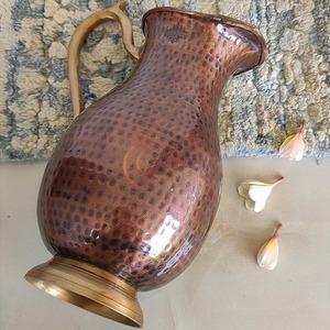 Pichet en cuivre martelé avec couvercle fabricant design antique eau potable de qualité solide vente chaude personnalisée - Product Image 3