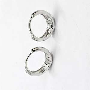Pendientes de Aro Huggie Geométricos Clásicos Pulidos de 16 mm de Grosor con Circonita, Plata 925, Joyería para Mujer, Regalo de Aniversario - Product Image 6