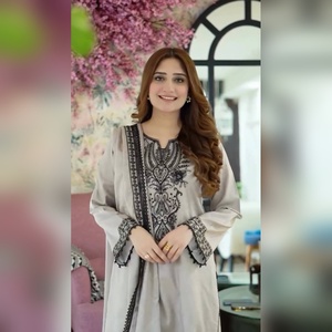 Ensemble de Kurti en faux georgette brodé de luxe avec dupatta pour les tenues de fête de mariage, collections prêtes à porter en grande taille - Product Image 2