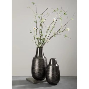 Jarrón de Metal con Diseño Hueco y Acabado Plateado para Decoración de Hoteles, Restaurantes, Vestíbulos y Recepciones, Hecho a Mano en India - Product Image 2