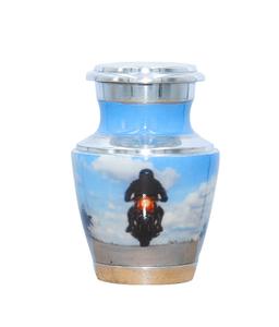 Motociclismo Into Heaven Urna de cremación de motocicleta con bolsa de terciopelo. Urna funeraria de recuerdo de motociclista con personalización - Product Image 1