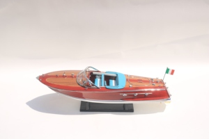 Modelo de barco de velocidad Riva Ariston de madera de estilo náutico con casco blanco pintado técnica hecha a mano Europa diseño personalizado - Product Image 5