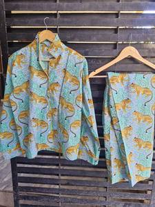 Conjunto de Pijama de Algodón con Estampado Floral Hecho a Mano, Ropa de Dormir para Mujer, Conjunto de Pijama para Damas de Honor Hecho a Mano - Product Image 3