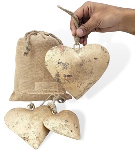 Adorno rústico de hierro con forma de corazón y cuerda de yute para decoración festiva de pared y estilo vintage para el hogar. - Product Image 3