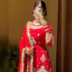 วิช누 เค ดีไซน์ส์ ชุดเดรสทรงเอ วินเทจ สำหรับฤดูร้อน ผ้าจอร์เจตต์เนื้อหนา ปักเลื่อม งานปักประณีต ความยาวระดับเข่า สีธรรมชาติ - Product Image 1