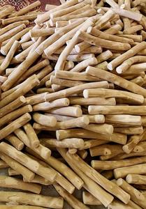 Venta al por mayor The Wooden Dog Chew hecho de madera de café natural 100%-La buena opción para su mascota en su tiempo de juego - Product Image 6