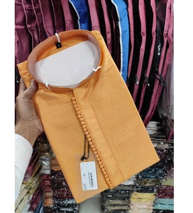 Kurta de seda suave de diseñador Premium para hombres con artesanía fina y aspecto real sutil - Product Image 5