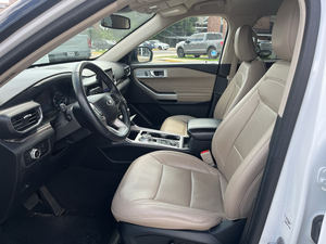 Explorer Limited 2023 con Tracción en las Cuatro Ruedas, Asientos de Cuero, Motor 2.3L I4, SUV Automático - Product Image 3