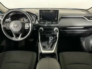 Toyota RAV4 Turbo Automática 2020 con Asientos de Cuero, Neumáticos R18, Portaequipajes de Aluminio, Volante a la Izquierda y Techo Panorámico - Product Image 4
