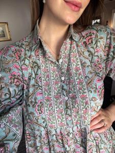 Robe longue imprimée à l'aspect élégant extrêmement design pour les femmes de fête à la plage portant des tenues de fête de plage droites et élégantes - Product Image 5