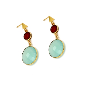 Boucles d'oreilles en calcédoine bleue cornaline en laiton plaqué or 18 carats fabriquées à la main | Bijoux de mariage pour femmes à la mode | Marque DUA Jaipur - Product Image 1