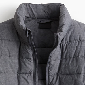 Veste d'hiver à capuche élégante personnalisée pour hommes et femmes, coupe ajustée, ultra-légère, rembourrée, chaude, matelassée, imperméable, respirante, séchage rapide - Product Image 4