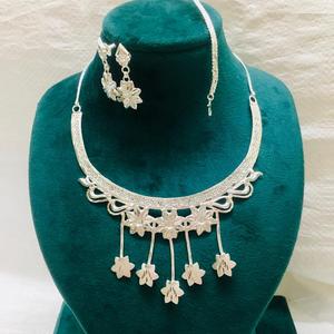 สร้อยคอชุบเงิน925ไมครอนสไตล์วินเทจเครื่องประดับแฟชั่นผู้หญิงดวงตาสีแดงไข่มุกเหม่นดีของขวัญมาตรฐานยุโรป - Product Image 2