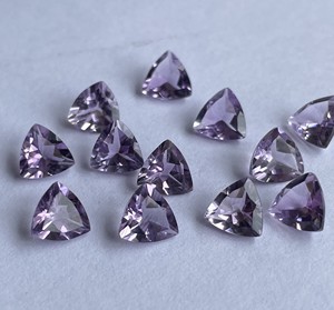 Trillón de amatista Rosa natural cortado facetado 6mm Calidad superior-Trillón de amatista Rosa Piedra preciosa suelta de calidad superior - Product Image 6