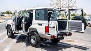 Nuevo/USADO 2022 TOYOTA LAND CRUISER LC79 4.5D MT LIMITED, Cámara Trasera 360, Capacidad de Carga 31-40T, Emisión Diésel/GAS, Automático - Product Image 3