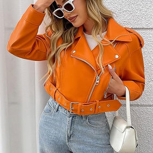 Veste universitaire courte pour femmes personnalisée broderie de laine en cuir véritable style collège universitaire à la mode pour la saison d'automne - Product Image 4