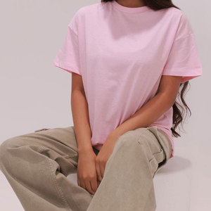 Camiseta Corta Holgada de Algodón Grueso para Mujer, Corte Cuadrado, Hombros Caídos, Acabado Lavado Ácido - Product Image 4
