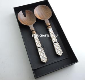 Juego de servidor de ensalada de madera de la mejor calidad india con mango de resina blanca para juegos de mesa de cocina cuchara y tenedor para comer alimentos - Product Image 2