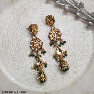 Pendientes largos de moda Kundan con cuentas pintadas a mano - Product Image 3