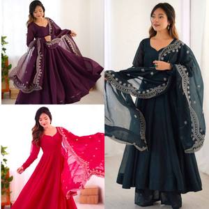 Colección de ropa tradicional india, telas de seda Fandy pesadas con Secuencia de bordado, trabajo Dupatta para mujer, ropa de boda - Product Image 3