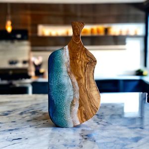 La mejor tabla de queso de madera de olivo importada de lujo indio, tabla de cortar de Río de resina azul para uso doméstico, cocina grande, espacio, comida, fruta - Product Image 1
