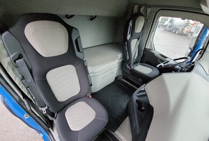 Camión Tractor Usado Ford F-Max 500 4x2 Diésel Automático Euro 6 con Volante a la Izquierda, Caja de Cambios FAST y Suspensión Neumática, Año 2023 - Product Image 6