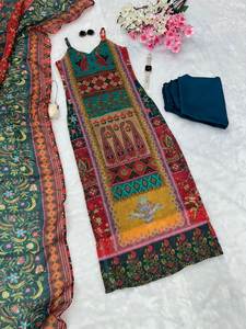 El último diseño Organza Impreso Bordado Kurti Set Por FabZone - Product Image 5