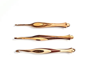 Ganchos de Crochet de Madera Artesanales de Primera Calidad, Ecológicos y Portátiles, Pulidos Suavemente para una Costura Fácil y Tejido a Mano - Product Image 1