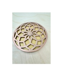 Elegante Juego de Posavasos de Metal Antiguo, Diseñado para Hogares Tradicionales con un Atractivo Vintage, que Ofrece Protección Decorativa para la Mesa - Product Image 3