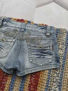 กางเกงยีนส์ขาสั้นทรงวินเทจ - Product Image 3