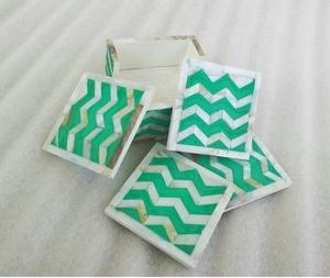 Dessous de verre cadeau de pendaison de crémaillère Design personnalisé Dessous de verre pour tasses à thé carrées Design moderne en bois avec sous-verre en liège pour décorer la table à manger - Product Image 5