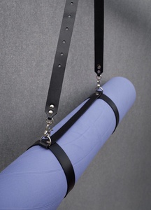 Couverture d'extérieur avec sangle en cuir pour le camping parfaite pour les pique-niques, les plages, ceinture de transport en cuir de qualité supérieure pour porte-couverture - Product Image 3