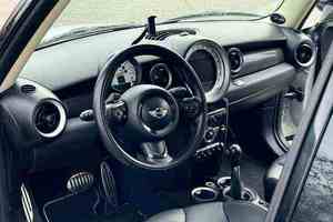 รถคลับแมน S ปี 2024 มือสอง คูเป้ ภายในสีเข้ม เบาะหนัง เกียร์ธรรมดา กล้องหลัง พวงมาลัยซ้าย จอสัมผัส - Product Image 3