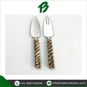 Ensemble de fromage à poignée en résine Antique de haute qualité Design fantaisie pour les fêtes de mariage Caractéristique jetable d'exportation mondiale en vente - Product Image 2