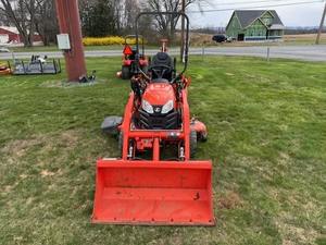 Tractor Agrícola Kubota BX2380 de 23 HP con Cortadora de Césped y Cargador Frontal, Envío Gratuito a Todo el Mundo, Componentes Principales Incluidos - Product Image 6