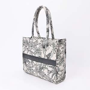 Bolsa de lona de Safari tropical con cierre de cremallera Logotipo personalizable portátil y ecológico para uso en primavera u otoño - Product Image 3