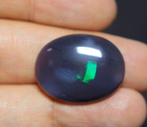 Opale noire australienne Lightning Ridge Cabochon lisse forme ovale opale de pierres précieuses en vrac naturelles - Product Image 2