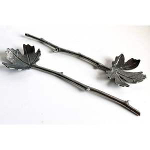 Set de saladier en métal de créateur fabriqué par des artisans, idéal pour les repas élégants et les célébrations festives - Product Image 2