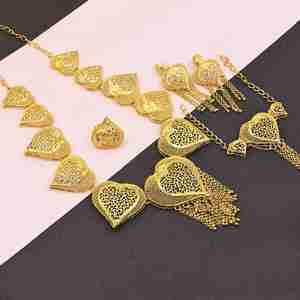 Vente en gros de parures de bijoux fantaisie en or teinté 14K 18K 24K, parures de bijoux traditionnelles, parures de bijoux en laiton teint en or, colliers fantaisie - Product Image 1