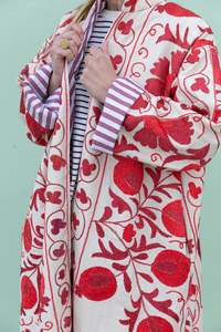 Chaqueta Acolchada Suzani de Lona Blanca con Bordado Floral y Botones, Forro de Algodón Ecológico, Abrigo Unisex de Invierno - Product Image 2