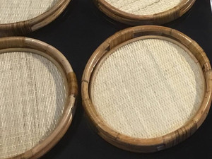 Bandeja redonda de ratán de alta calidad, multifuncional para almacenamiento. Hecho de materiales que son amigables con la naturaleza y los humanos. - Product Image 4