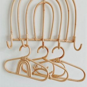 Colgador de ropa de ratán para niños, decoración colgante para bebé, producto artesanal para el hogar, forma personalizada de Vietnam, 2023 - Product Image 3