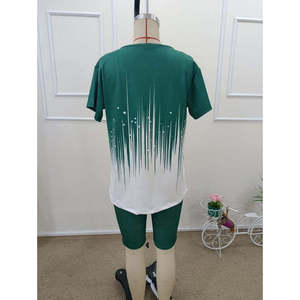 Ensemble deux pièces pour femme, chemisier scuba à manches courtes et col rond à motifs et leggings, 37944 - Vert - Product Image 6
