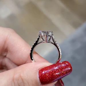 Anillo de Compromiso con Diamante Corazón Certificado IGI de 2.40ctw - Product Image 4