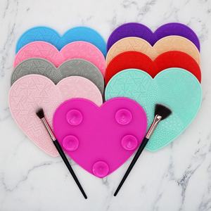 Nouvelle Tampon de Nettoyage en Silicone en Forme de Cœur pour Pinceaux de Maquillage, Éponges et Houppettes – Outil de Nettoyage Magique pour Stylos de Maquillage - Product Image 3