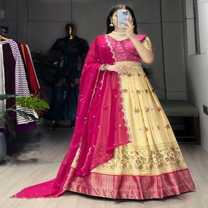 Lehenga Choli de Seda Suave Estampada de Primera Calidad con Trabajo de Tejido, Fabricante y Proveedor de Moda Femenina - Product Image 1